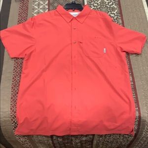 Columbia men’s shirt medium